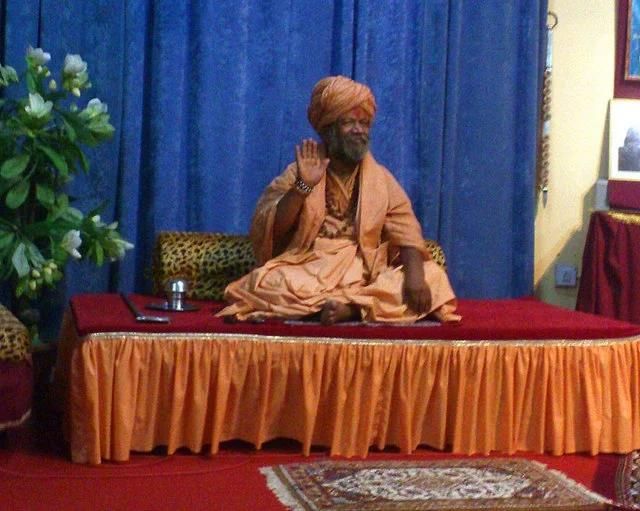 visit-of-mahamandaleshwar-swami-vishokanandji mainImage